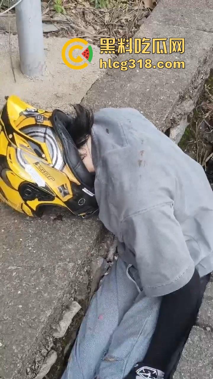 某秋名山公路发生严重车祸，机车少年终究付出代价，还要不要买GTR了少年！-3