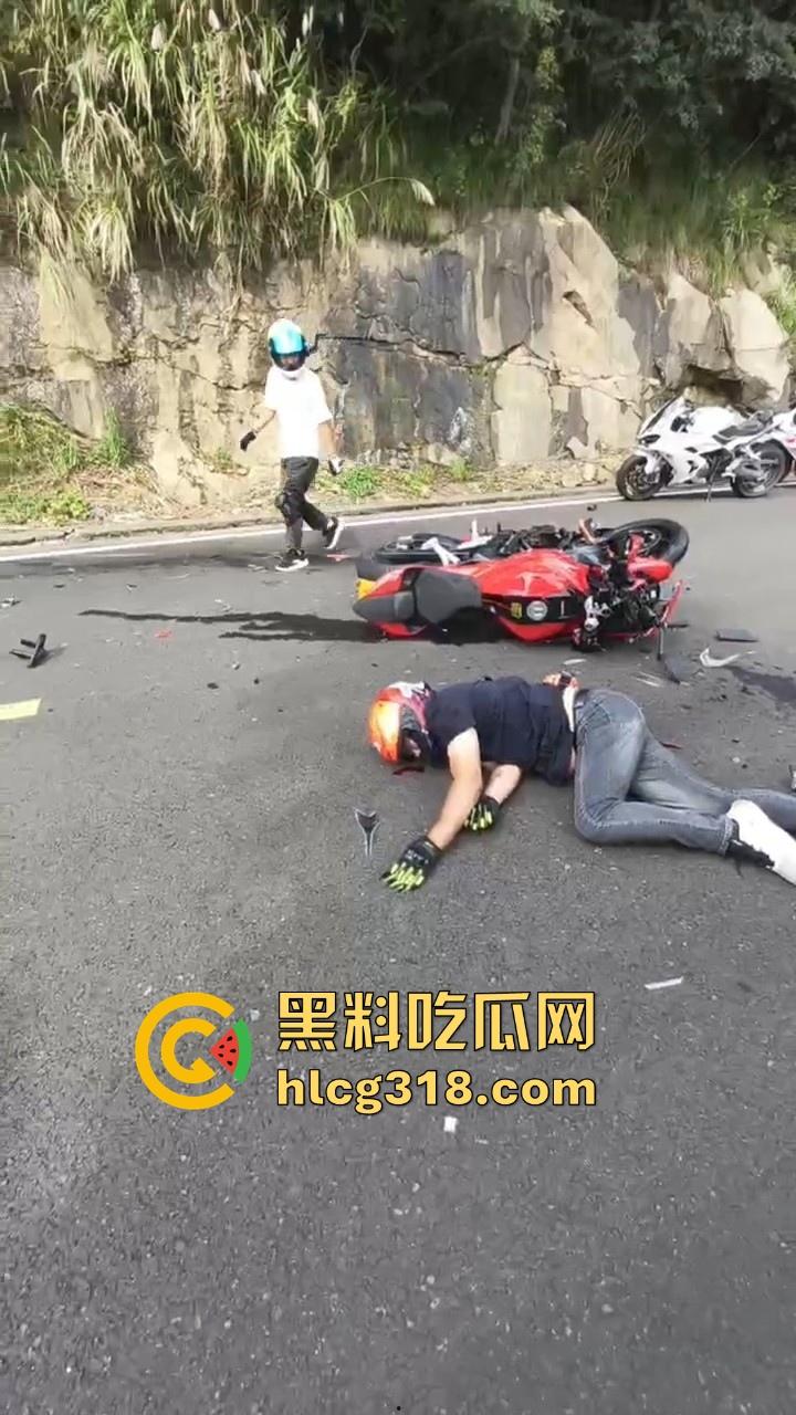 某秋名山公路发生严重车祸，机车少年终究付出代价，还要不要买GTR了少年！-6